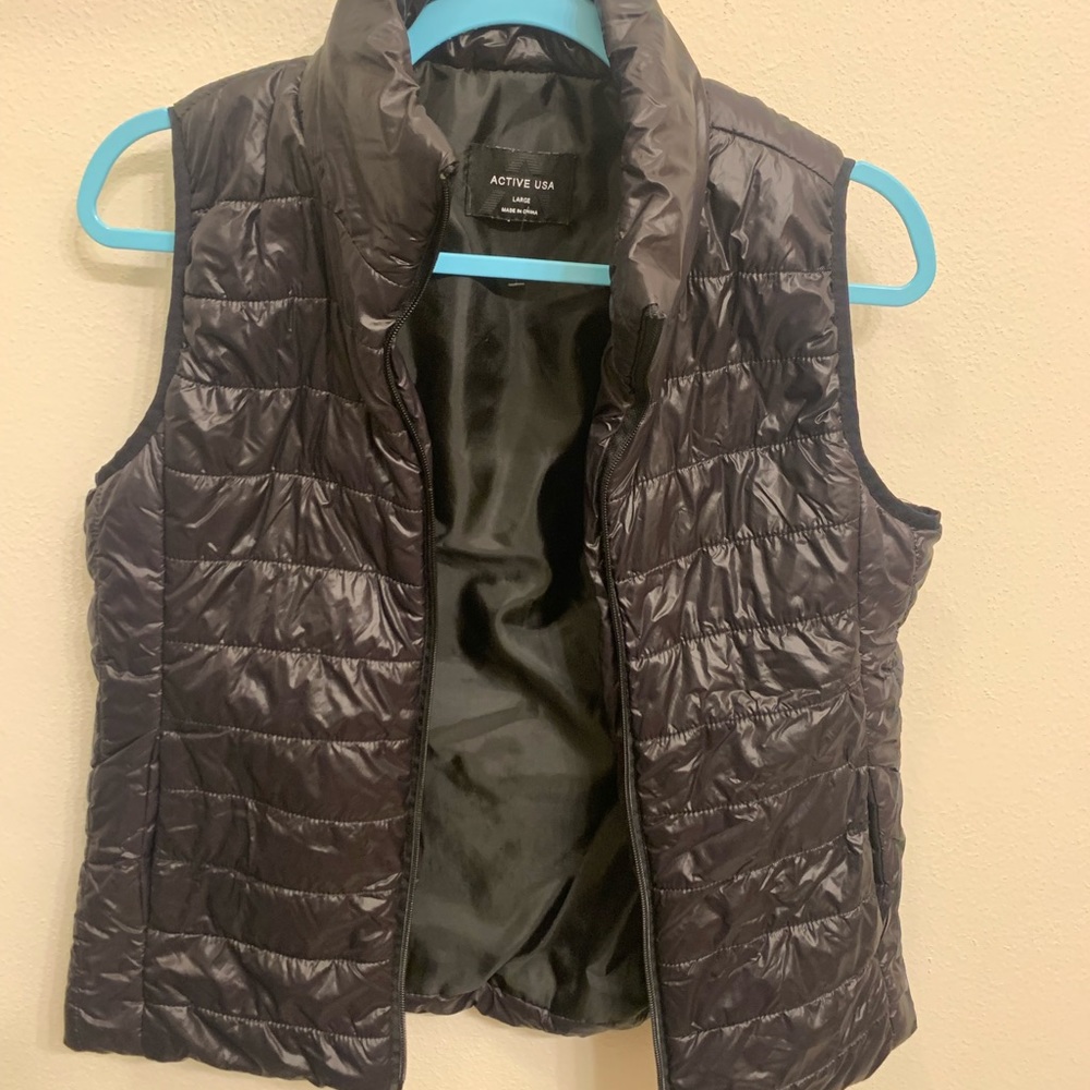 Women’s Black Puffer Vest
